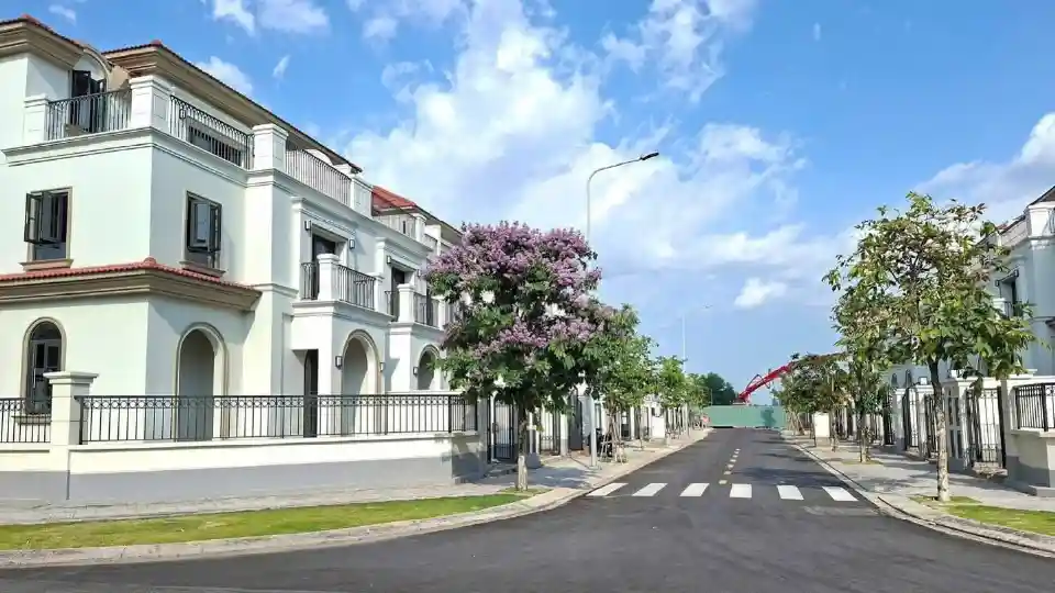 NHÀ PHỐ 5 X 19,5 VALENCIA - 1